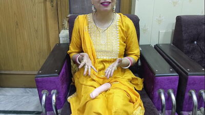 Husband surprises his wife on her birthday by giving her sexual pleasure in hindi audio